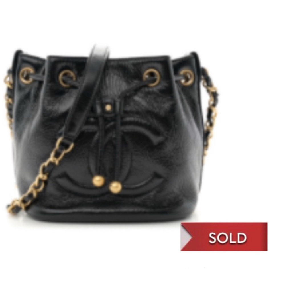 Black and Gold Leather Shoulder Bag with Chain Strap